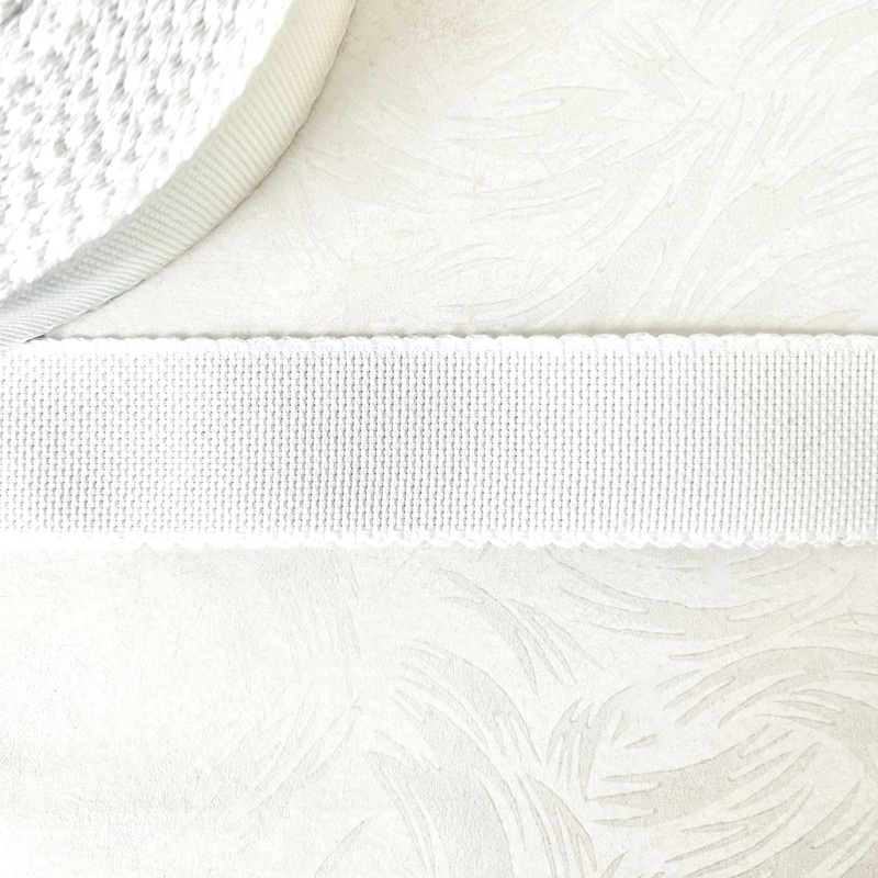 Aida Cloth w/ Scalloped Edges-White