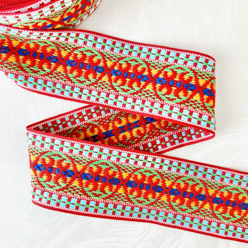 Geometric Jacquard-Multicolor on Red