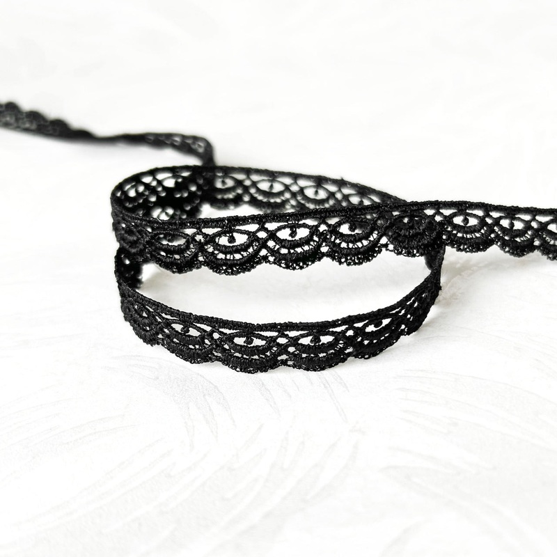 Scalloped Edge Venice Lace-Black-By the Yard & 105 Yard Roll