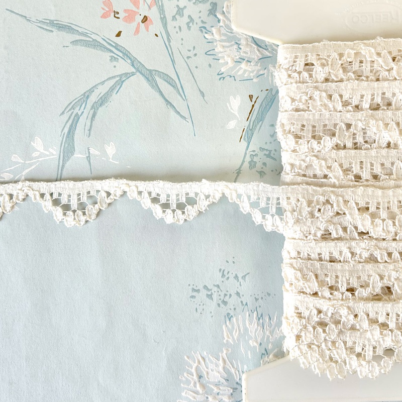 Scalloped Venice Lace-Ivory-By the Yard & 36 Yard Board