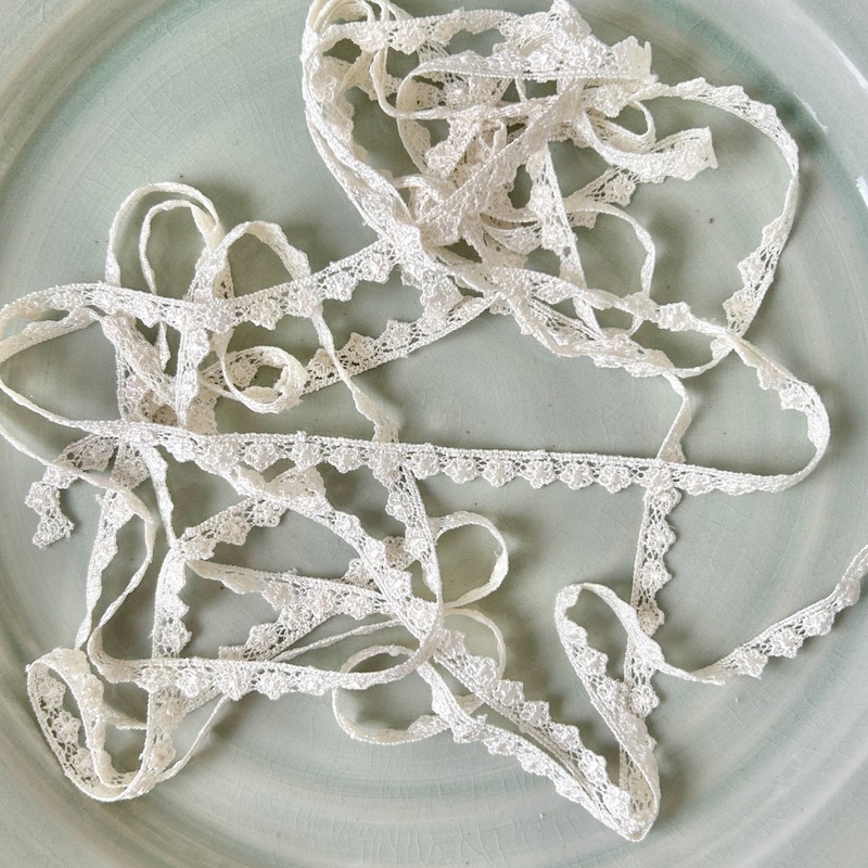 Tiny Flowers Venice Lace-Natural