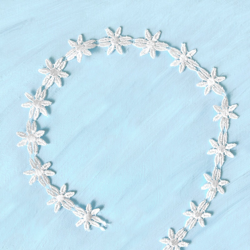 White Flower Chain-White