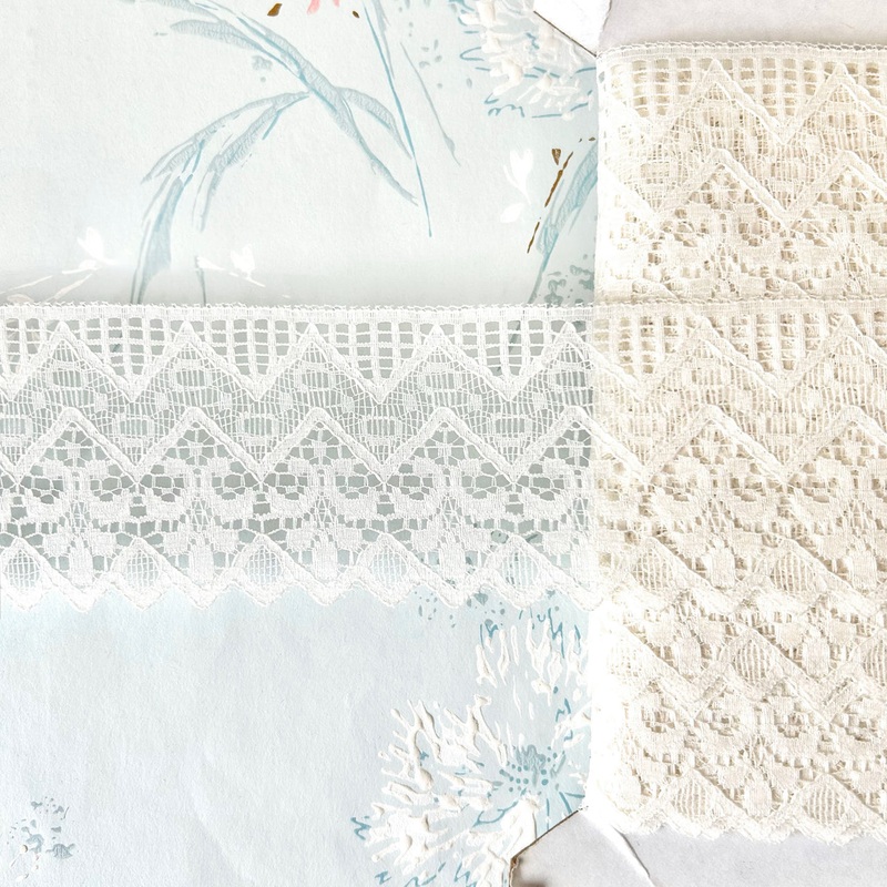 Zig Zag Fleur de Lis Flat Lace