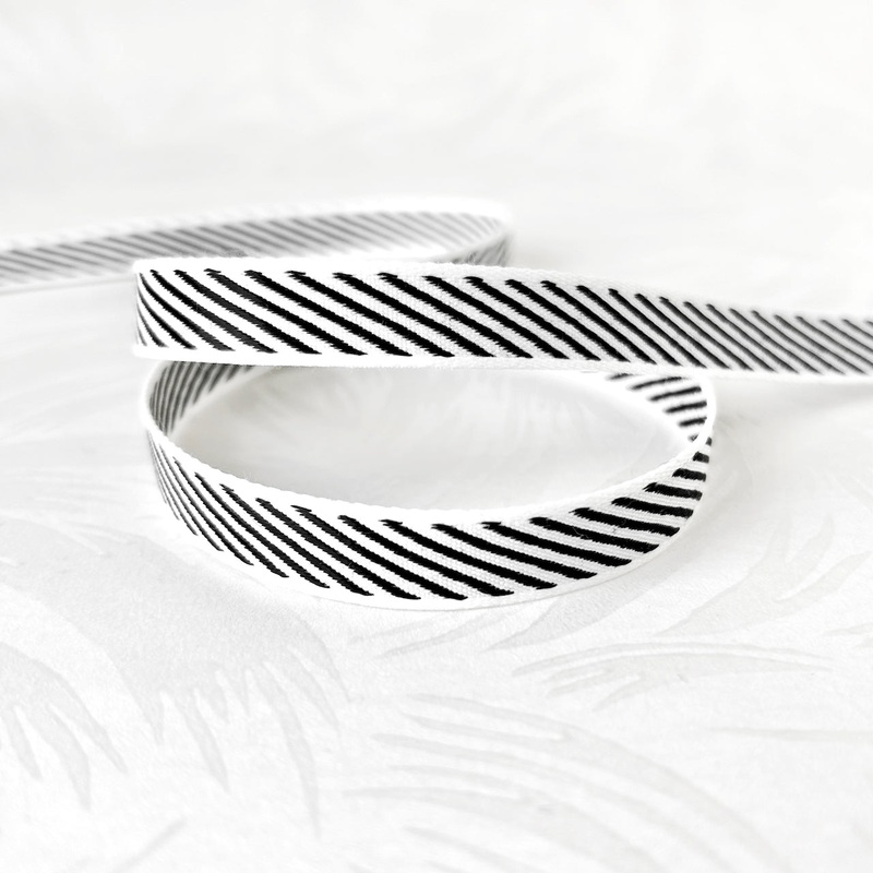 Diagonal Lines Jacquard-Black & White