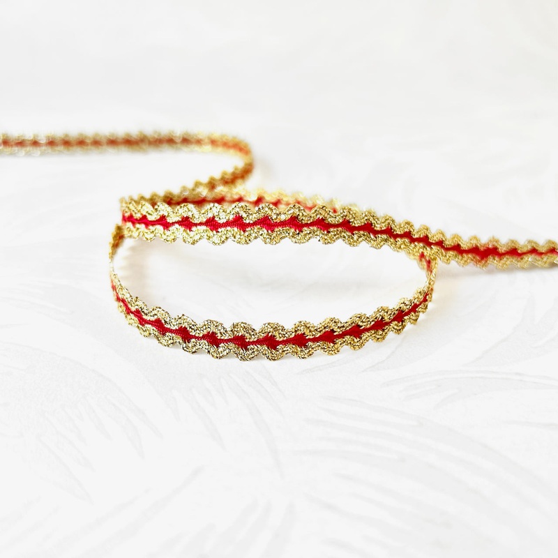 Scalloped Metallic Trim-Red & Gold