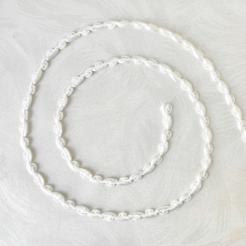 Scalloped Loop Rococo Braid-White-By the Yard & 72 Yard Roll