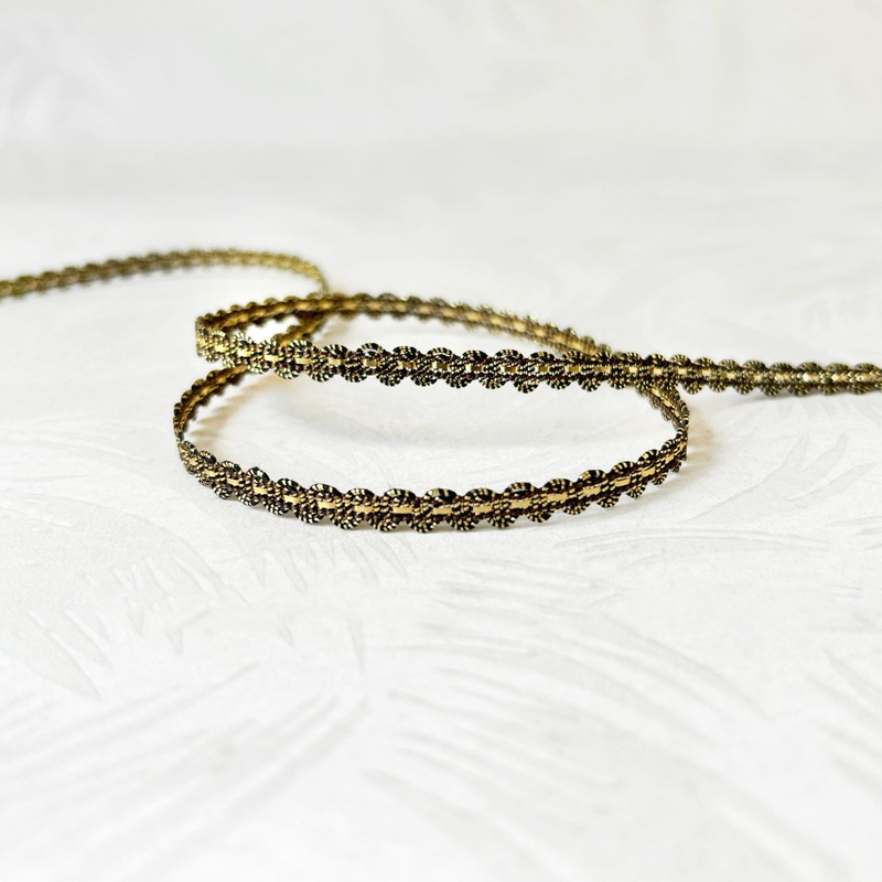 Scalloped Metallic Braid with Ribbon Inset