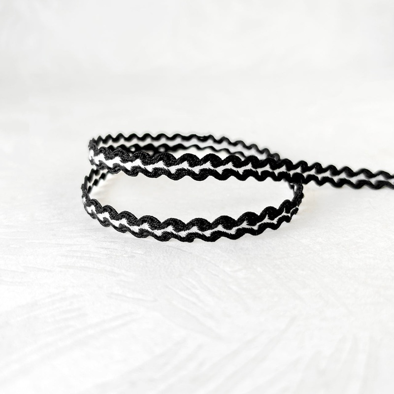 Decorative Wavy Stripe Trim-Black & White-By the Yard & 144 Yard Roll