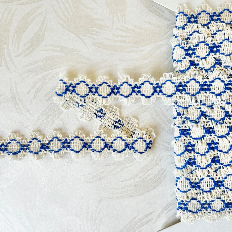 Scalloped Cluny Lace-Blue on Natural