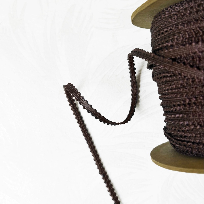 Brown Scalloped Braid-Brown-By the Yard & 144 Yard Roll