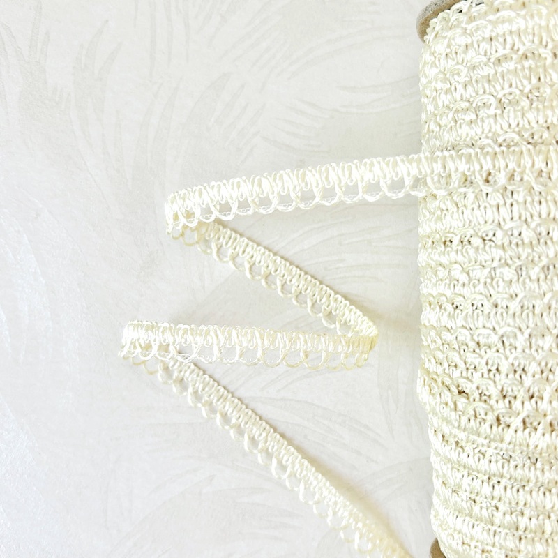Scalloped Loop Braid-Ivory-By the Yard & 36 Yard Board