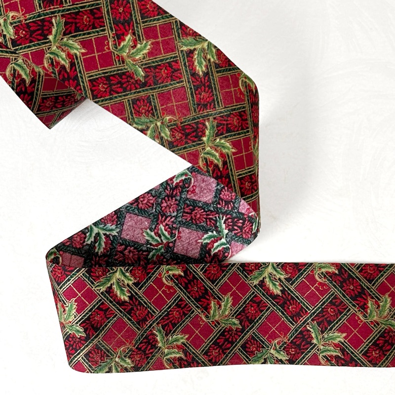 Christmas Holly Cut Edge Woven Ribbon Roll