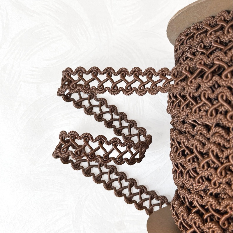 Scalloped Loop Braid-Brown