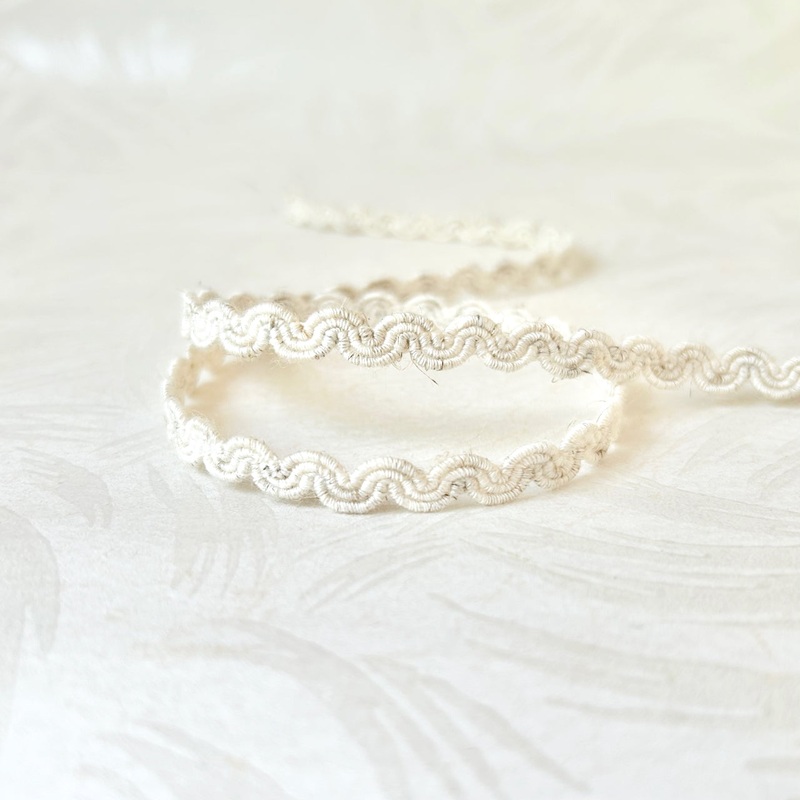 Wavy Scallop Gimp-Linen-By the Yard & 144 Yard Roll