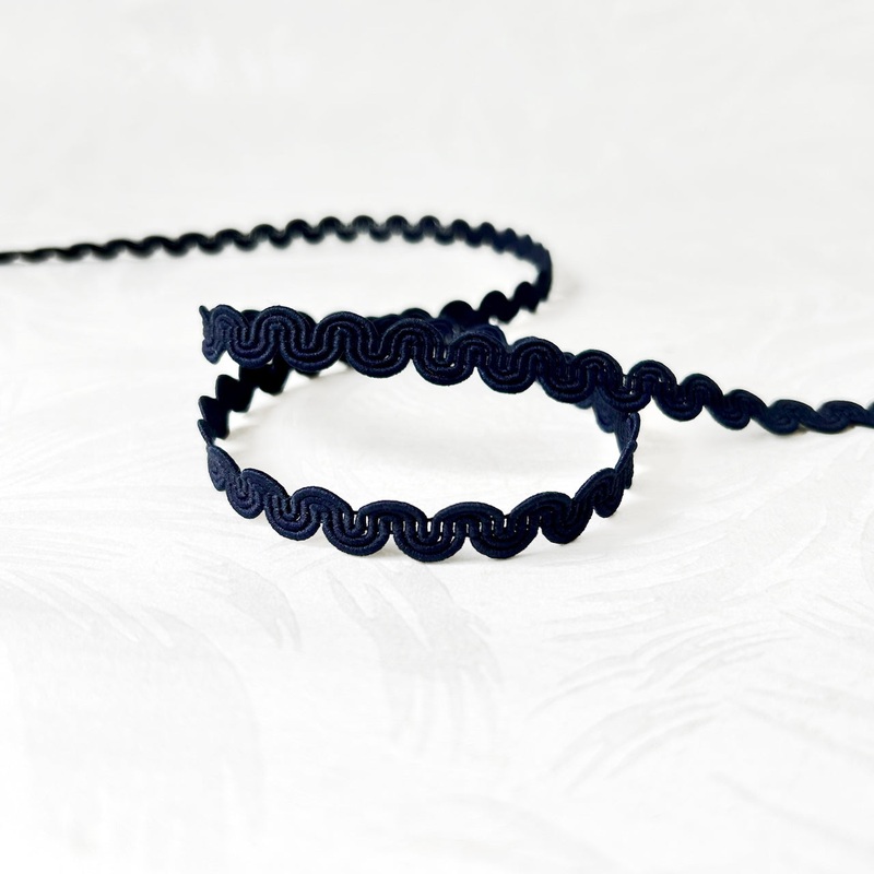 Wavy Scallop Gimp-Navy-By the Yard & 144 Yard Roll