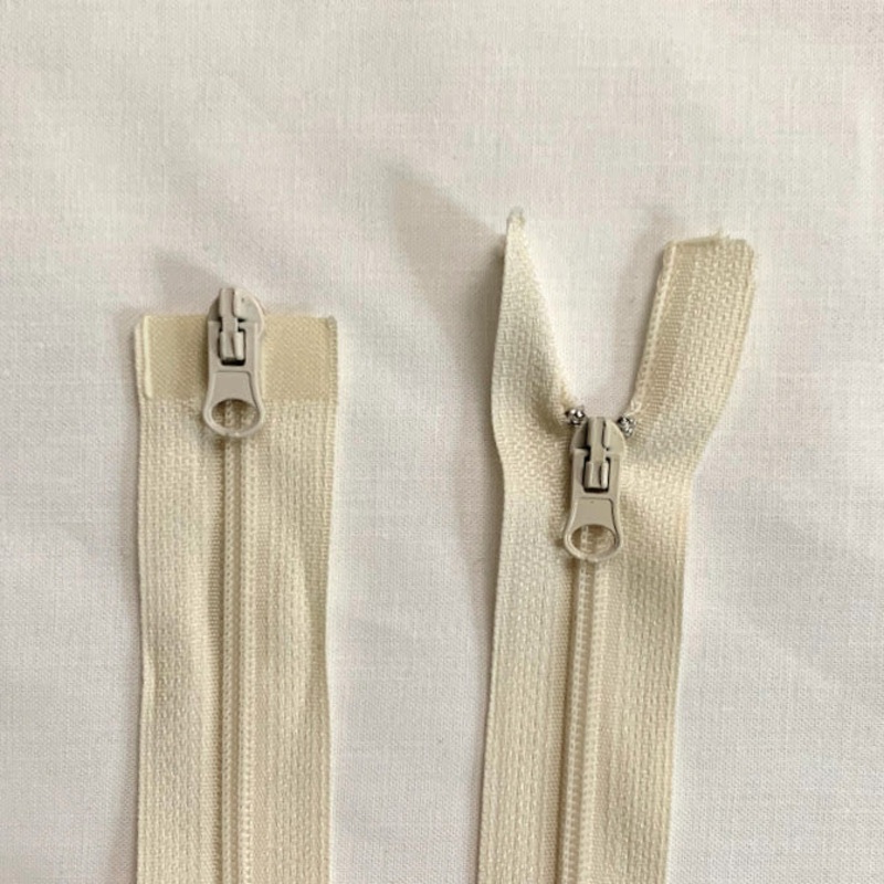 Two Way Separating Zipper - Light Weight #3 Nylon Coil 76cm (30) - Light Cream / Off White
